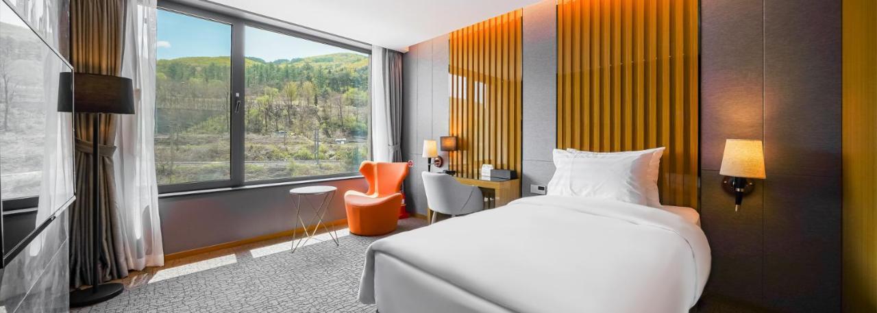 Jeongseon Intoraon Hotel Екстер'єр фото