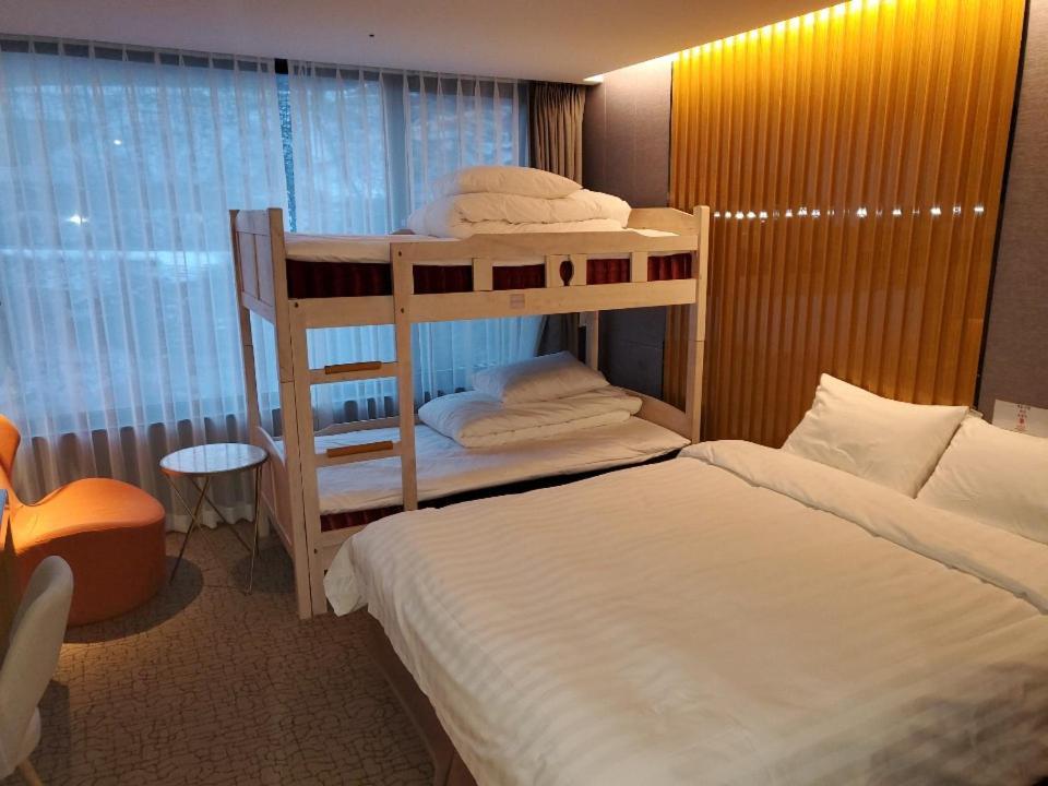 Jeongseon Intoraon Hotel Екстер'єр фото
